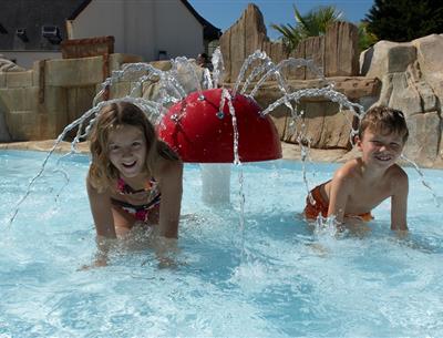 Wasserfläche von Camping KostArMoor in Fouesnant - Les Glénan.