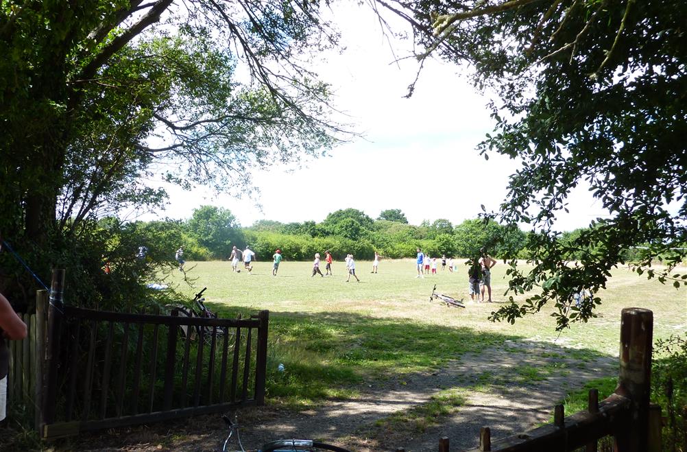  Fußballspiel auf dem Campingplatz kost-ar-moor fouesnant sud finistere