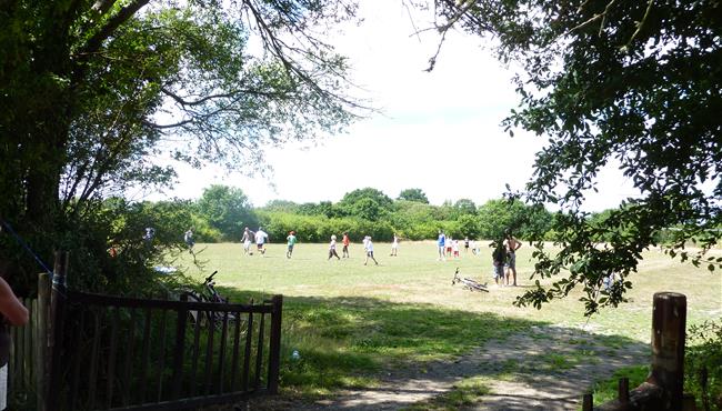  Fußballspiel auf dem Campingplatz kost-ar-moor fouesnant sud finistere
