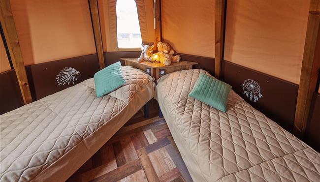 glamping jeder komfort schlafzimmer boden camping kost ar moor bretagne