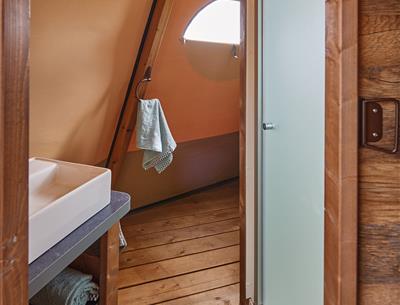 camping kost ar moor nachhaltige entwicklung Tipi-Dusche
