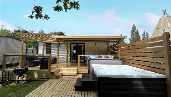Mobilheim Cottage zu vermieten 3 Schlafzimmer Whirlpool Spa Campingplatz Kost Ar Moor Fouesnant Bretagne