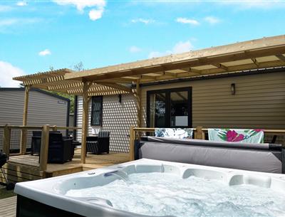 Mobilheim Cottage zu vermieten 3 Schlafzimmer Whirlpool Spa Campingplatz Kost Ar Moor Fouesnant Bretagne