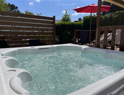 Mobilheim Cottage zu vermieten 3 Schlafzimmer Whirlpool Spa Campingplatz Kost Ar Moor Fouesnant Bretagne